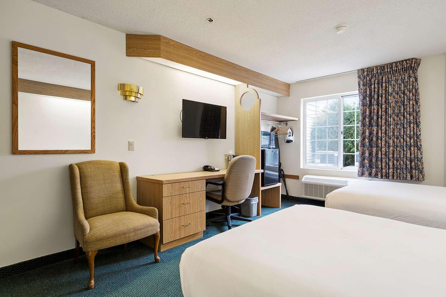 Charlevoix Inn & Suites Surestay Collection By Best Western Exterior foto