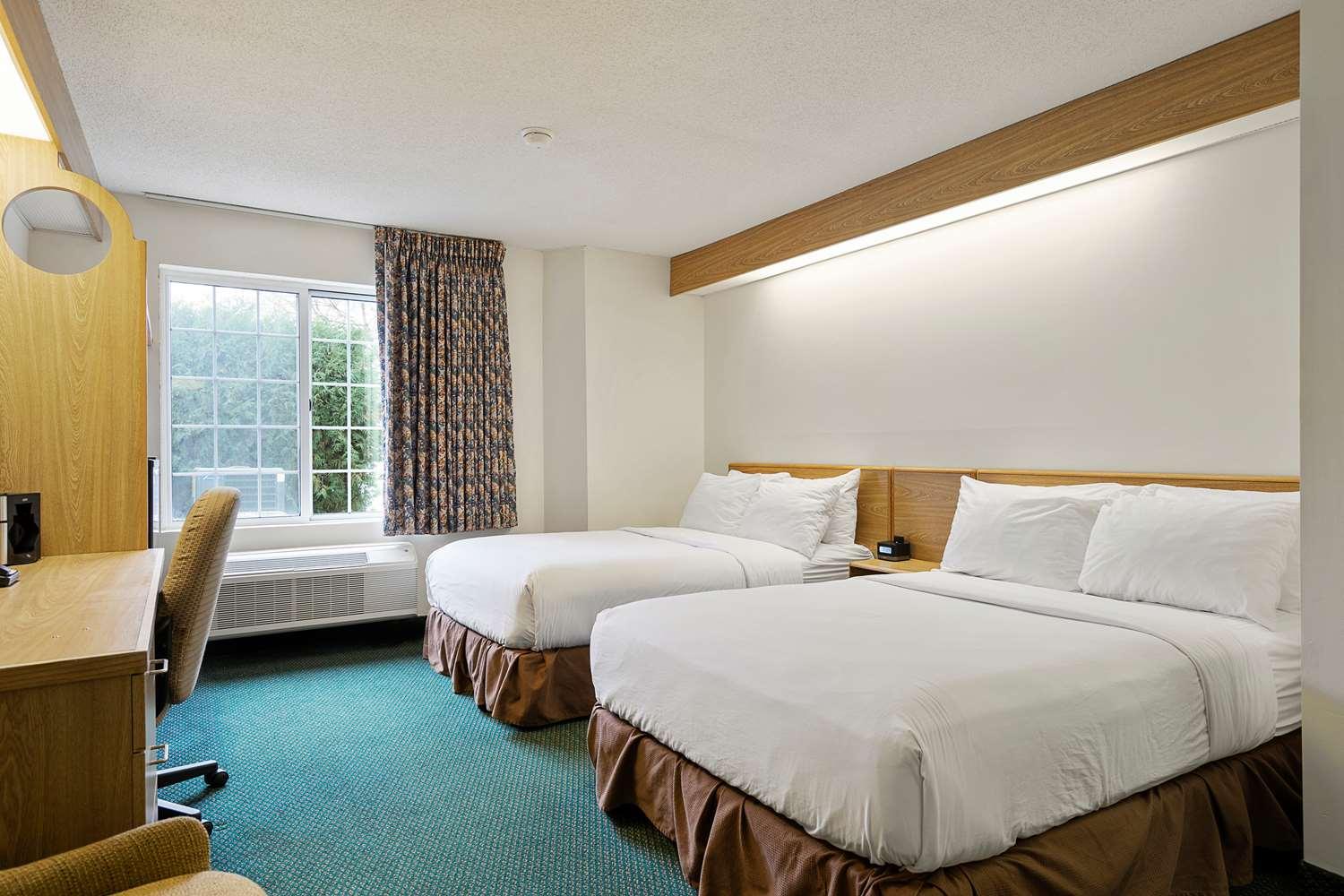 Charlevoix Inn & Suites Surestay Collection By Best Western Exterior foto