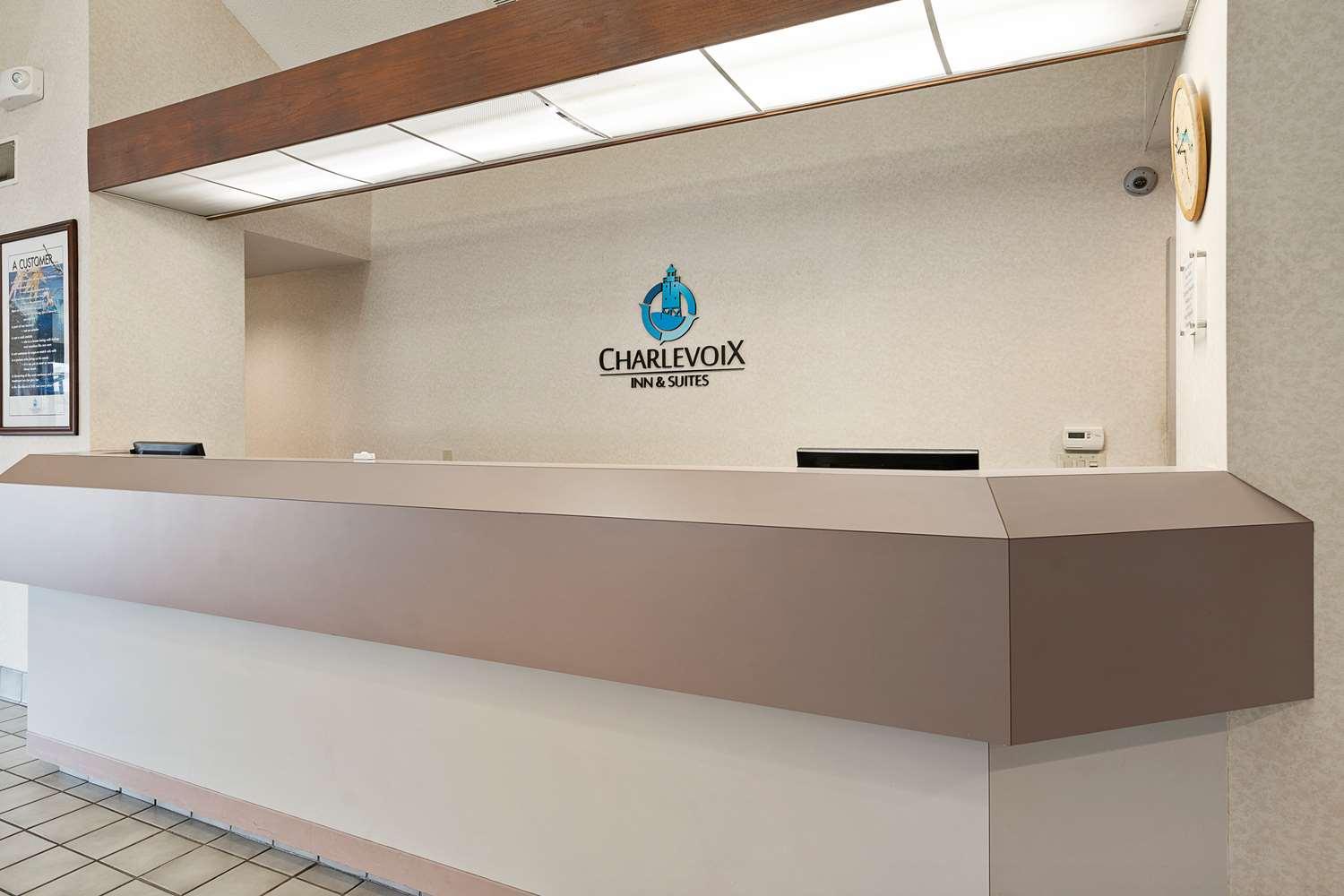 Charlevoix Inn & Suites Surestay Collection By Best Western Exterior foto